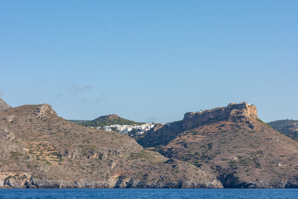 Die Stadt versteckt sich --- The town is hiding